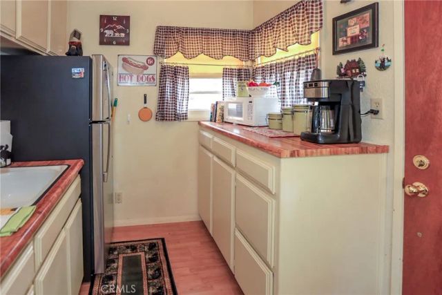 861 Santa Barbara, Sugarloaf, CA 92386