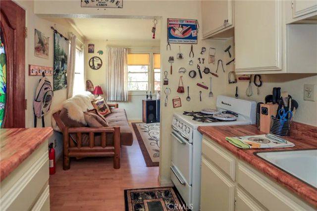 861 Santa Barbara, Sugarloaf, CA 92386