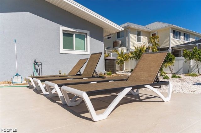 310 Madison CT, Fort Myers Beach, FL 33931