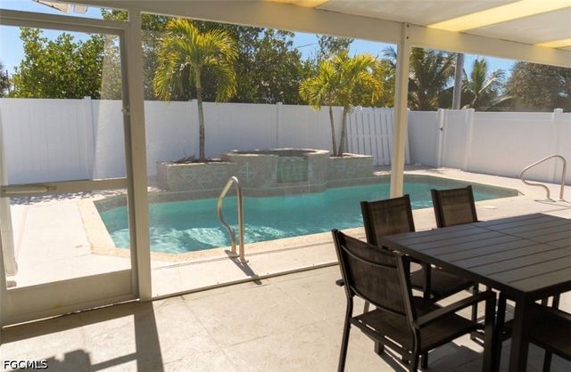 310 Madison CT, Fort Myers Beach, FL 33931