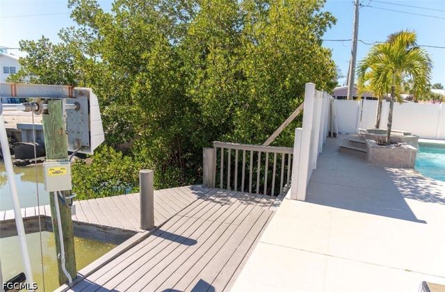 310 Madison CT, Fort Myers Beach, FL 33931