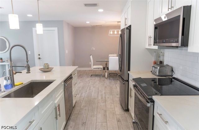 310 Madison CT, Fort Myers Beach, FL 33931