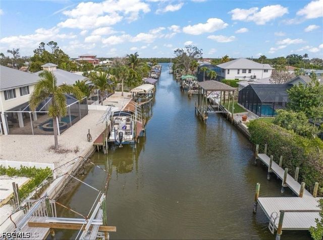310 Madison CT, Fort Myers Beach, FL 33931