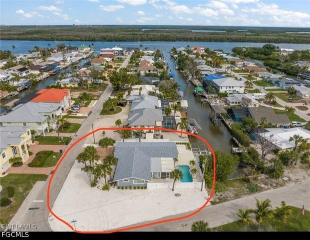 310 Madison CT, Fort Myers Beach, FL 33931