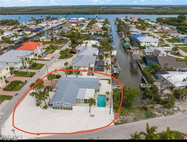 310 Madison CT, Fort Myers Beach, FL 33931