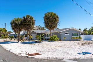 310 Madison CT, Fort Myers Beach, FL 33931