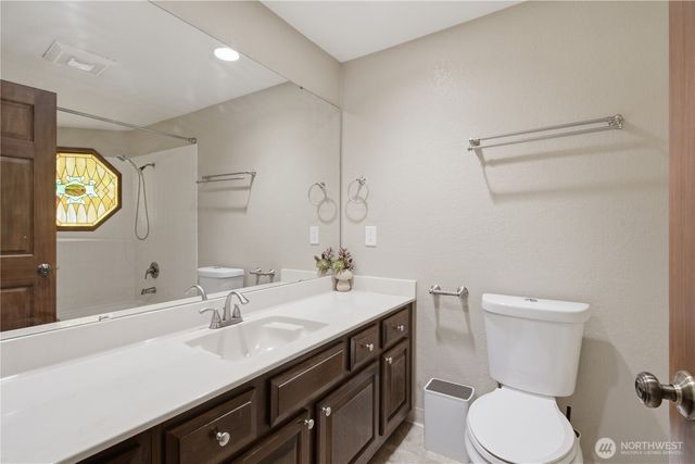 242 W Lake Sammamish Parkway SE, Bellevue, WA 98008