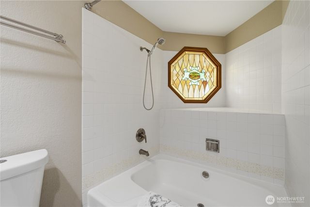 242 W Lake Sammamish Parkway SE, Bellevue, WA 98008