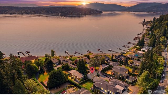 242 W Lake Sammamish Parkway SE, Bellevue, WA 98008