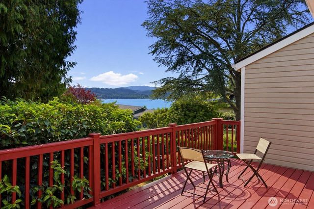 242 W Lake Sammamish Parkway SE, Bellevue, WA 98008