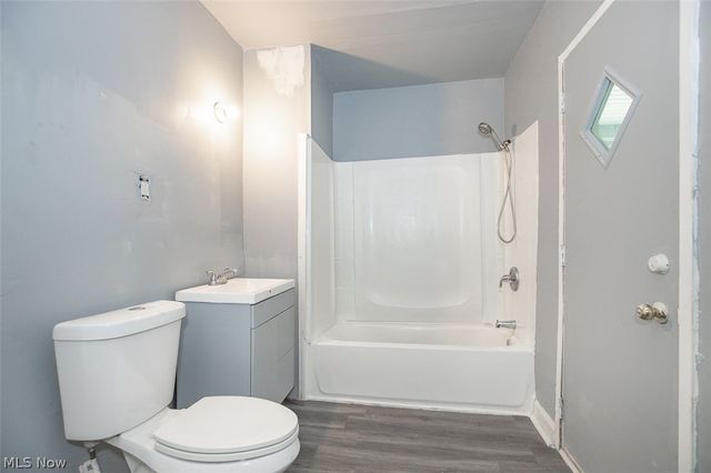 374 E 124th Street, Cleveland, OH 44108