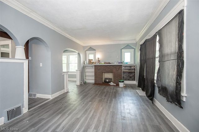 374 E 124th Street, Cleveland, OH 44108