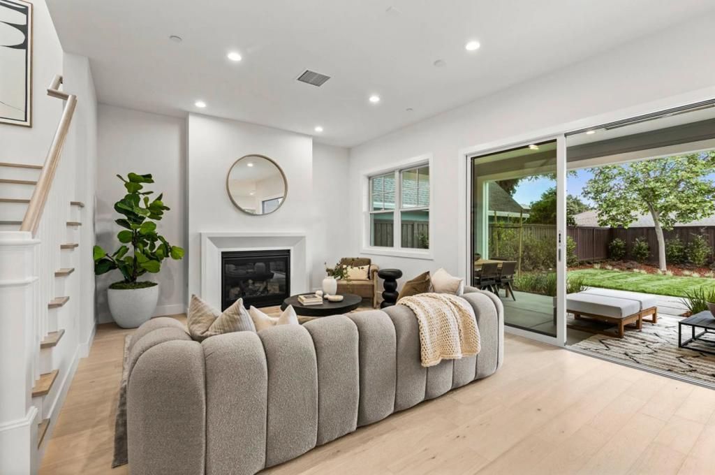 Image 12 of property listing at 1759 Willowhurst Avenue, San Jose, CA 95125