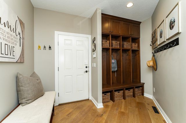 1105 Greystone Lane SW, Rochester, MN 55902