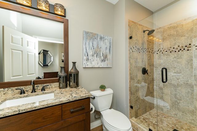 1105 Greystone Lane SW, Rochester, MN 55902