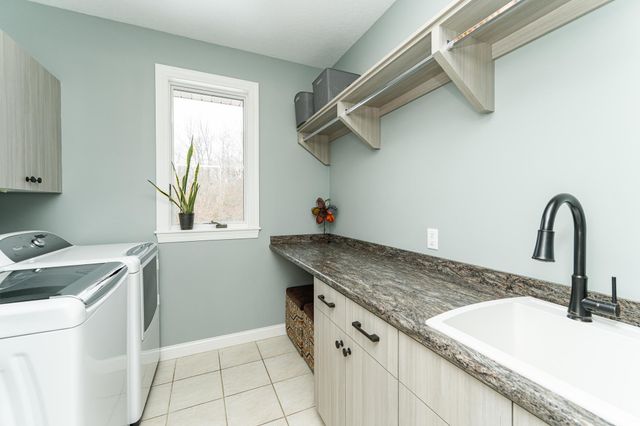 1105 Greystone Lane SW, Rochester, MN 55902