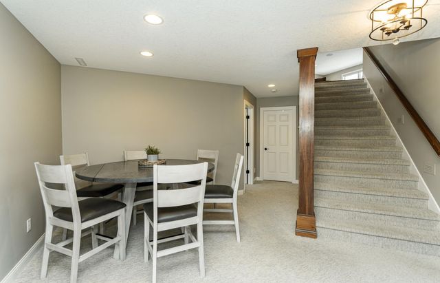 1105 Greystone Lane SW, Rochester, MN 55902