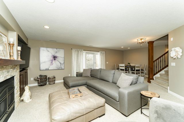 1105 Greystone Lane SW, Rochester, MN 55902