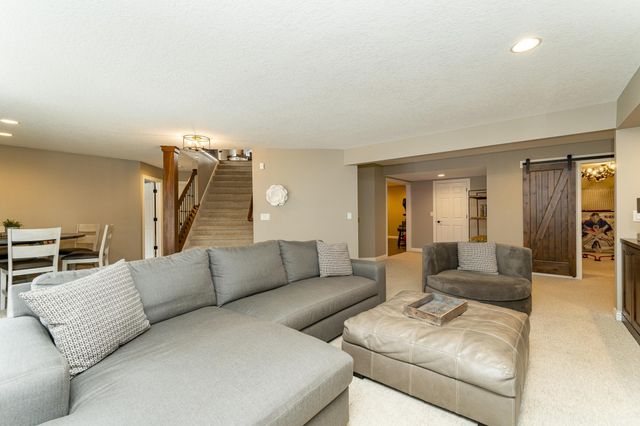 1105 Greystone Lane SW, Rochester, MN 55902