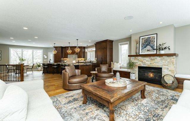 1105 Greystone Lane SW, Rochester, MN 55902