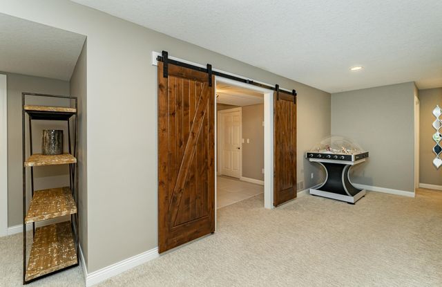 1105 Greystone Lane SW, Rochester, MN 55902