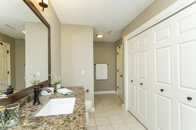 1105 Greystone Lane SW, Rochester, MN 55902