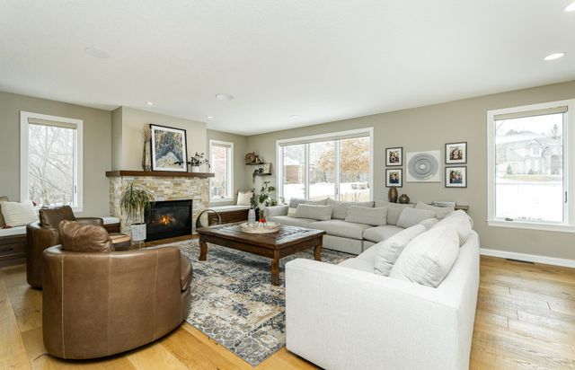 1105 Greystone Lane SW, Rochester, MN 55902