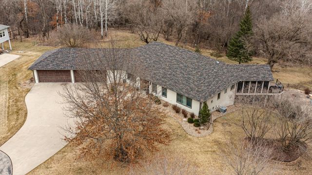 1105 Greystone Lane SW, Rochester, MN 55902
