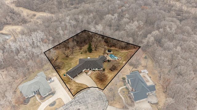 1105 Greystone Lane SW, Rochester, MN 55902