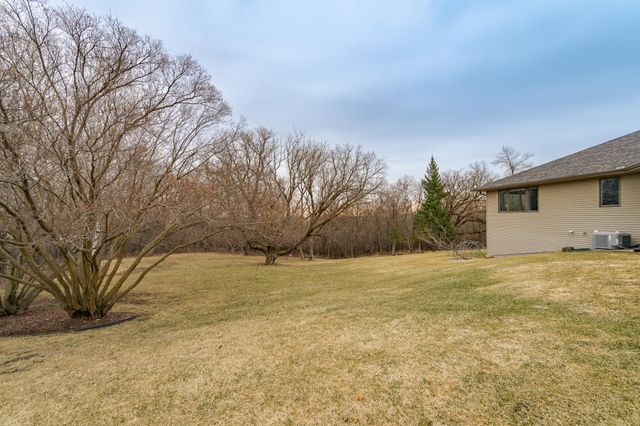 1105 Greystone Lane SW, Rochester, MN 55902