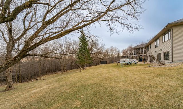 1105 Greystone Lane SW, Rochester, MN 55902