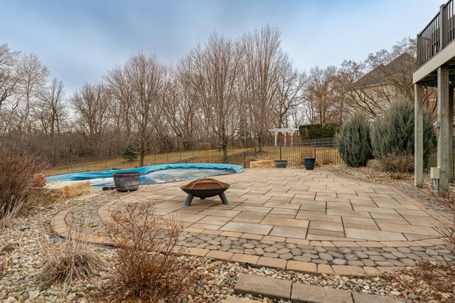 1105 Greystone Lane SW, Rochester, MN 55902