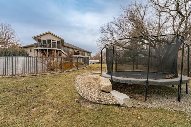 1105 Greystone Lane SW, Rochester, MN 55902