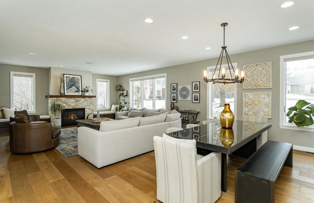 1105 Greystone Lane SW, Rochester, MN 55902