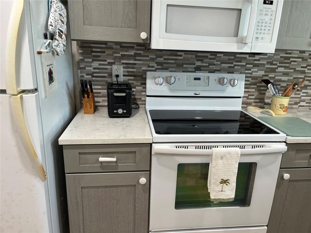 2505 FLAMINGO BOULEVARD L9, Bradenton, FL 34207