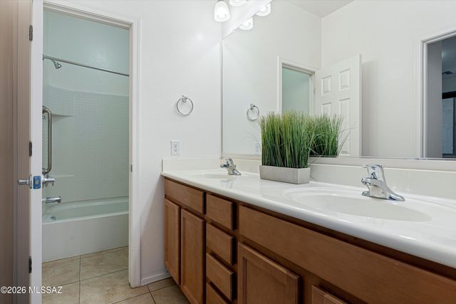 9639 N Melandra Way, Marana, AZ 85653