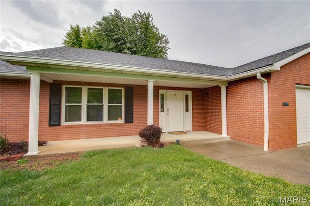 31822 Irish Lane, Brighton, IL 62012