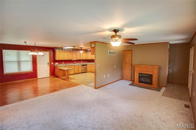 31822 Irish Lane, Brighton, IL 62012
