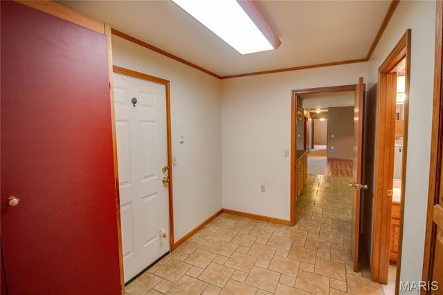 31822 Irish Lane, Brighton, IL 62012
