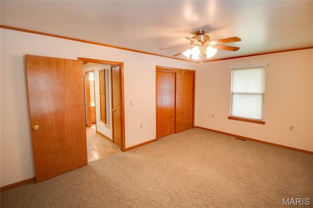 31822 Irish Lane, Brighton, IL 62012