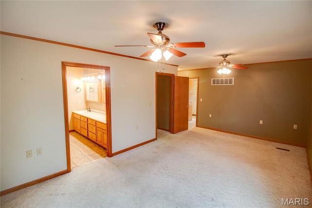 31822 Irish Lane, Brighton, IL 62012