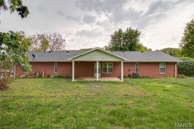31822 Irish Lane, Brighton, IL 62012