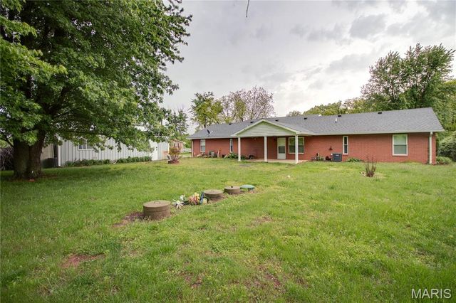 31822 Irish Lane, Brighton, IL 62012