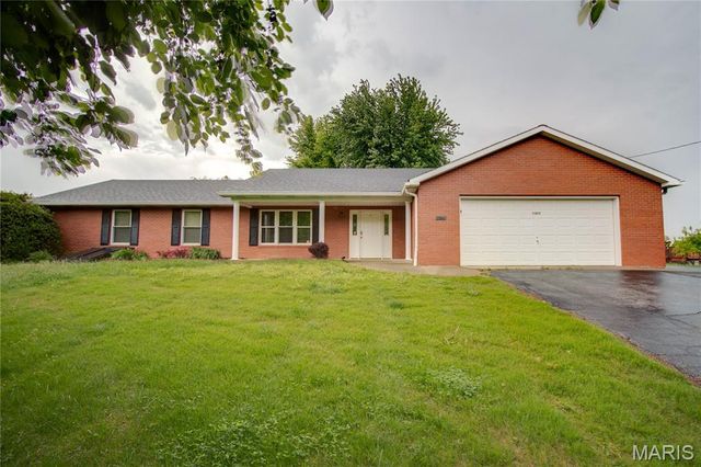 31822 Irish Lane, Brighton, IL 62012