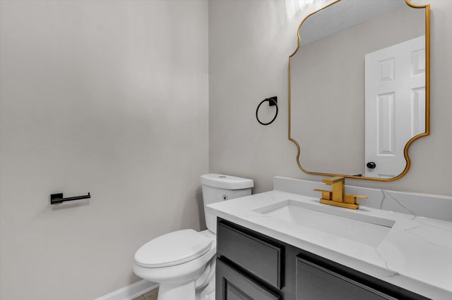 2949 VALLEY LAKE DR, Bartlett, TN 38135