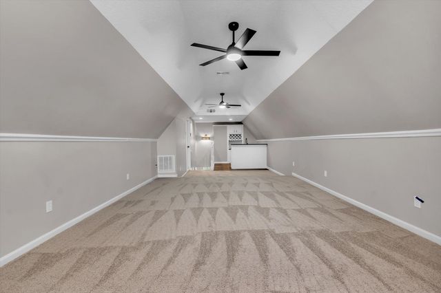 2949 VALLEY LAKE DR, Bartlett, TN 38135