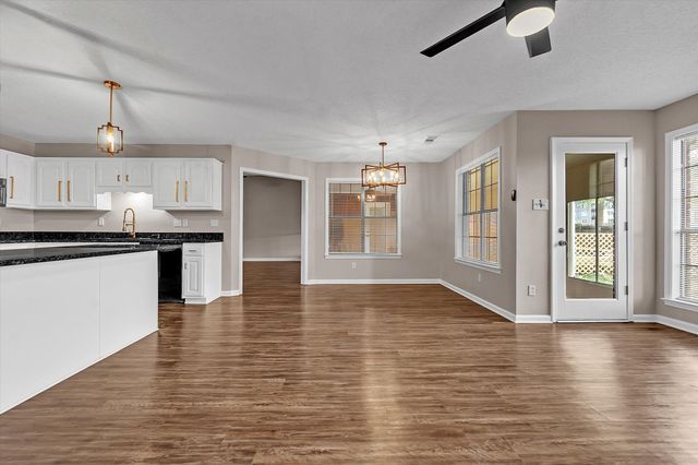 2949 VALLEY LAKE DR, Bartlett, TN 38135