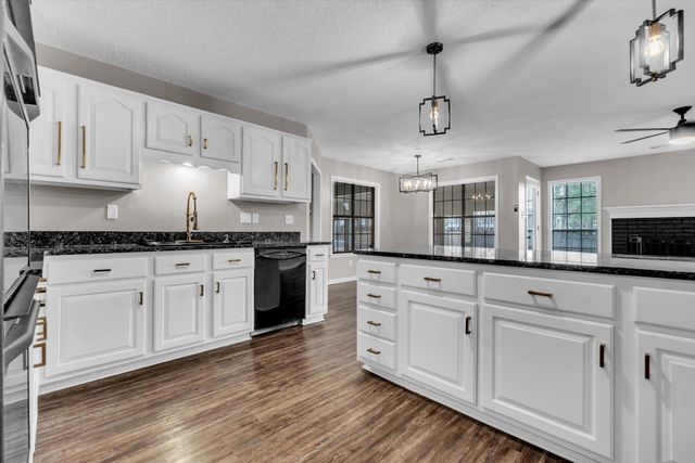 2949 VALLEY LAKE DR, Bartlett, TN 38135