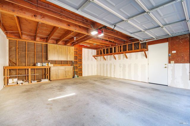 27 Mariposa Ln, Novato, CA 94947