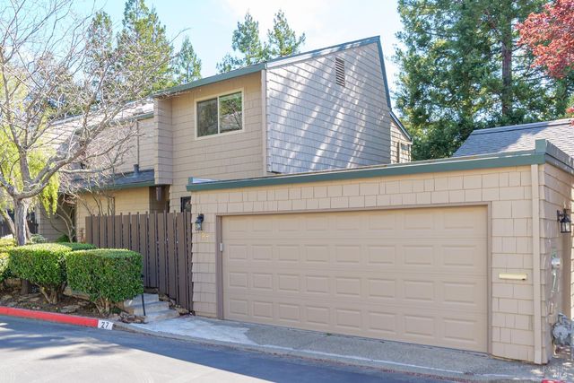 27 Mariposa Ln, Novato, CA 94947